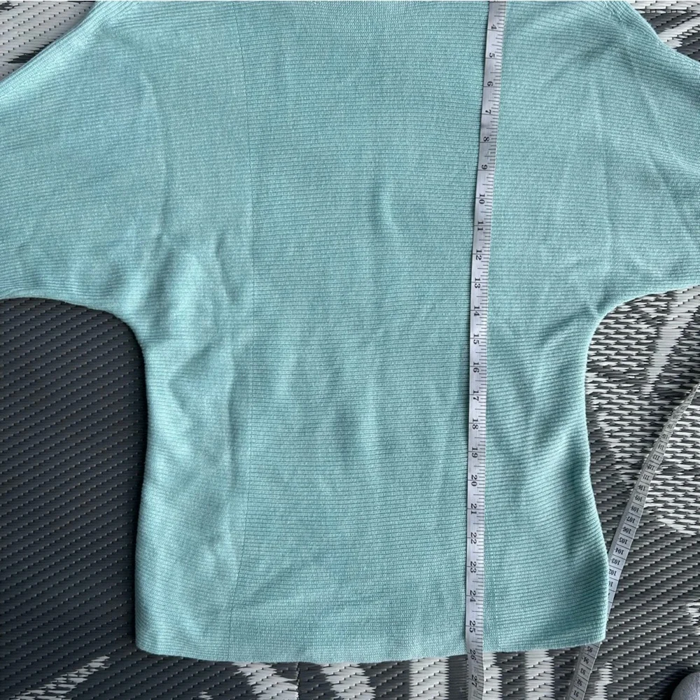 Tommy Bahama Women’s Bonita Boatneck Dolman Sleeve Aqua Sweater Size S - Picture 6 of 8